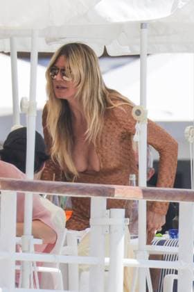 Heidi Klum At Eden Roc - Antibes Heidi Klum at the Eden Roc hotel in Antibes, France on May 22, 2024, during the 77th annual Cannes film festival. Photo by ABACAPRESS.COM Antibes France  Copyright: xABACAx