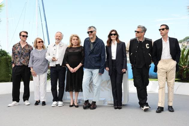 Cannes - Marcello Mio Photocall Hugh Skinner, Nicole Garcia, Fabrice Luchini, Catherine Deneuve, Christophe HonorÃ , Chiara Mastroianni, Benjamin Biolay and Melvil Poupaud attend the Marcello Mio Photocall at the 77th annual Cannes Film Festival at Palais des Festivals on May 22, 2024 in Cannes, France. . Photo by Shootpix ABACAPRESS.COM Cannes France  Copyright: xShootpix ABACAx