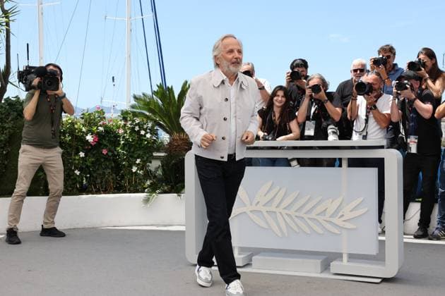 Cannes - Marcello Mio Photocall Fabrice Luchini attend the Marcello Mio Photocall at the 77th annual Cannes Film Festival at Palais des Festivals on May 22, 2024 in Cannes, France. . Photo by Shootpix ABACAPRESS.COM Cannes France  Copyright: xShootpix ABACAx