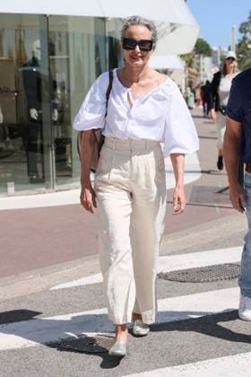Cannes - Andy MacDowell Walks The Croisette Andy MacDowell is spotted at Martinez Hotel during 77th Cannes Film Festival in Cannes, France on May 22, 2024. Photo by Marco Piovanotto ABACAPRESS.COM Cannes France  Copyright: xPiovanottoxMarco ABACAx