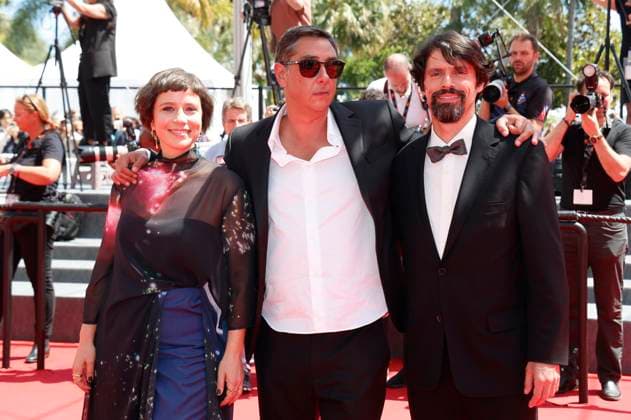 Crista Alfaiate, Miguel Gomes and Goncalo Waddington at the premiere of the feature film Grand Tour at the Festival de Cannes 2024 77 Cannes International Film Festival at the Palais des Festivals Cannes, 22 05 2024 Foto:xD.xBedrosianx xFuturexImagex grand_tour_4514