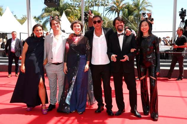 Filipa Reis, guest, Crista Alfaiate, Miguel Gomes, Goncalo Waddington and Lang Khe Tran at the premiere of the feature film Grand Tour at the Festival de Cannes 2024 77 Cannes International Film Festival at the Palais des Festivals Cannes, 22 05 2024 Foto:xD.xBedrosianx xFuturexImagex grand_tour_4518
