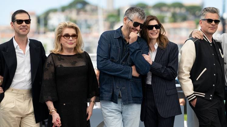 77eme Festival International du Film de Cannes Photocall du film Marcello Mio 77th International Cannes Film Festival Photocall du film Marcello Mio 305355 2024 05 16 Cannes France  Copyright: xEstellexCarlierx xStarfacex STAR_305355_008