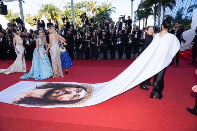Cannes - Le Comte De Monte Cristo Red Carpet Guest attends the Le Comte De Monte-Cristo Red Carpet at the 77th annual Cannes Film Festival at Palais des Festivals on May 22, 2024 in Cannes, France. Photo by ShootPix ABACAPRESS.COM Cannes France  Copyright: xShootPix ABACAx