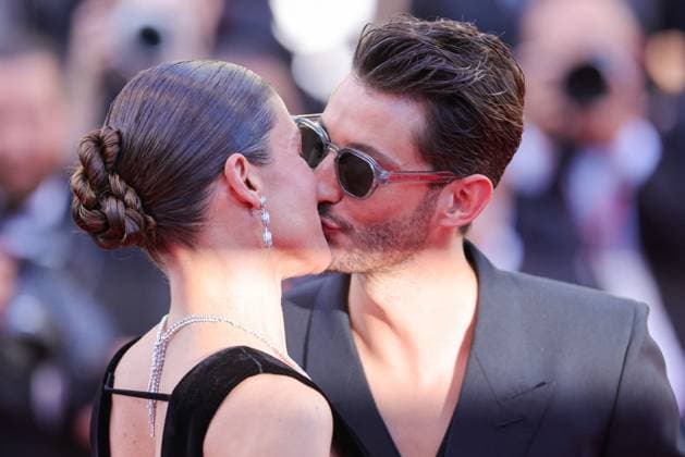 Entertainment Bilder des Tages Cannes - Le Comte De Monte Cristo Red Carpet Natasha Andrews, Pierre Niney attends the Le Comte De Monte-Cristo Red Carpet at the 77th annual Cannes Film Festival at Palais des Festivals on May 22, 2024 in Cannes, France. Photo by ShootPix ABACAPRESS.COM Cannes France  Copyright: xShootPix ABACAx