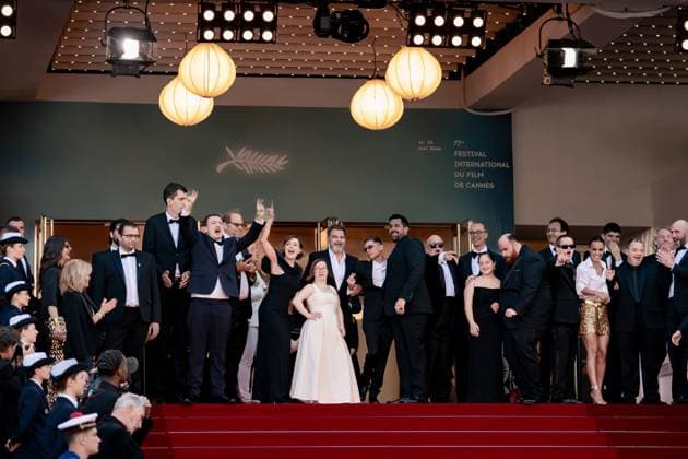 Cannes, France 22th May, 2024 Clovis Cornillac, Artus, Alice Belaidi and the cast of Un p tit truc en plus attends Le Comte de Monte Cristo Screening red carpet at the 77th annual Cannes Film Festival at Palais des Festivals on May 22, 2024 in Cannes, France CINEMA 77eme Festival de Cannes Red Carpet du film Le Comte de Monte Cristo 22 05 2024 NorbertScanella Panoramic 
