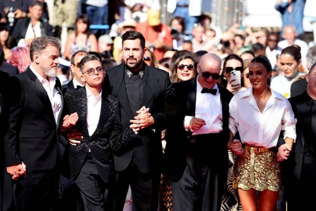 J MontÃ e des marches du film Â Le comte de Monte Cristo Â lors du 77eme Festival International du Film de Cannes Clovis Cornillac, Artus, Alice Belaidi et lÃ quipe du film Un p tit truc en plus MontÃ e des marches du film Â Le comte de Monte Cristo Â lors du 77eme Festival International du Film de Cannes, au Palais des Festivals Ã Cannes Le 22 mai 2024 Jacovides Moreau Bestimage Red carpet of the movie Â Le comte de Monte Cristo Â during the 77th Cannes International Film Festival at the Palais des Festivals in Cannes, France On may 22th 2024 Cannes France  Copyright: xJACOVIDES-MOREAUx xBESTIMAGExJACOVIDES-MOREAUx xBESTIMAGEx