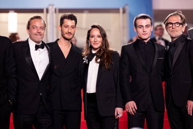 M Descente des marches du film Â Le comte de Monte Cristo Â lors du 77eme Festival International du Film de Cannes Patrick Mille, Pierre Niney, AnaÃ¯s Demoustier enceinte , Julien De Saint Jean, Matthieu Delaporte Descente des marches du film Â Le comte de Monte Cristo Â lors du 77eme Festival International du Film de Cannes, au Palais des Festivals Ã Cannes On may 22th 2024 Jacovides Moreau Bestimage People leaving the red carpet of the movie Â Le comte de Monte Cristo Â during the 77th Cannes International Film Festival at the Palais des Festivals in Cannes, France On may 22th 2024 Cannes France  Copyright: xJACOVIDES-MOREAUx xBESTIMAGExJACOVIDES-MOREAUx xBESTIMAGEx
