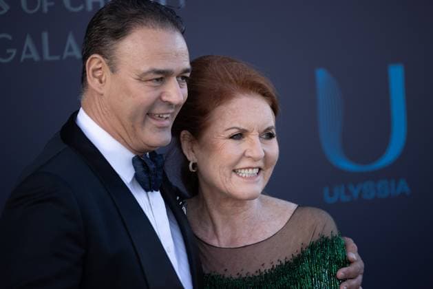 KNIGHTS OF CHARITY GALA in Cannes Cannes, Frankreich - 22.5.2024: Milutin G. Gatsby und Sarah Ferguson bei der Knights of Charity Gala in Palm Beach in Cannes während der 77. Internationalen Filmfestspiele von Cannes. Die 77. Internationalen Filmfestspiele von Cannes finden vom 14. bis 25. Mai 2024 statt. Provence-Alpes-CÃ te d™Azur