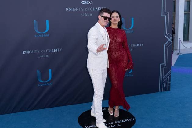 KNIGHTS OF CHARITY GALA in Cannes Cannes, Frankreich - 22.5.2024: Robin Thicke und April Love Geary bei der Knights of Charity Gala in Palm Beach in Cannes während der 77. Internationalen Filmfestspiele von Cannes. Die 77. Internationalen Filmfestspiele von Cannes finden vom 14. bis 25. Mai 2024 statt. Provence-Alpes-CÃ te d™Azur