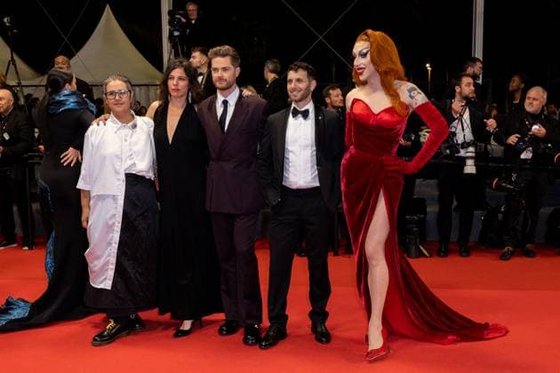 B MontÃ e des marches du film Â Motel Destino Â lors du 77eme Festival International du Film de Cannes Juliana Rojas, Sophie Letourneur, Lukas Dhont, Jad Salfiti, Paloma MontÃ e des marches du film Â Motel Destino Â lors du 77eme Festival International du Film de Cannes, au Palais des Festivals Ã Cannes On may 22nd 2024 Olivier Borde Bestimage Red carpet of the movie Â Motel Destino Â during the 77th Cannes International Film Festival at the Palais des Festivals in Cannes, France On may 22nd 2024 Cannes France  Copyright: xOLIVIERxBORDEx xBESTIMAGExOLIVIERxBORDEx xBESTIMAGEx