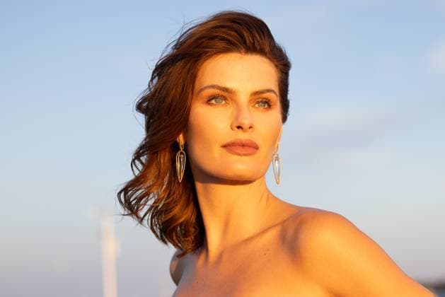 KNIGHTS OF CHARITY GALA in Cannes Cannes, Frankreich - 22.5.2024: Isabeli Fontana bei der Knights of Charity Gala in Palm Beach in Cannes während der 77. Internationalen Filmfestspiele von Cannes. Die 77. Internationalen Filmfestspiele von Cannes finden vom 14. bis 25. Mai 2024 statt. Provence-Alpes-CÃ te d™Azur
