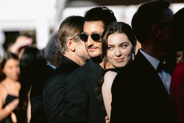 77eme Festival International du Film de Cannes Montee des marches du film Le Comte de Monte Cristo 77th International Cannes Film Festival Red carpet of Le Comte de Monte Cristo movie 305370 2024 05 22 Alpes Maritimes Cannes France Niney, Pierre Vartolomei, Anamaria  Copyright: xTerencexBaelenx STAR_305370_124
