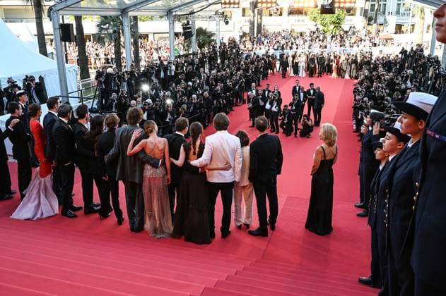 77eme Festival International du Film de Cannes Montee des marches du film Le Comte de Monte Cristo 77th International Cannes Film Festival Red Carpet of Le Comte de Monte Cristo movie Lequipe du film Un Petit Truc en Plus 305371 2024 05 22 Cannes France Victor Artus Solaro, Artus  Copyright: xSergexArnalx xStarfacex STAR_305371_014