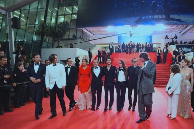 Cannes - Le Comte De Monte-Cristo Screening Alexandre de La Patelliere, Marie Narbonne, Dimitri Rassam, Anamaria Vartolmei, Patrick Mille, Adele Simphal, Vassili Schneider, Matthieu Delaporte, Anaïs Demoustier, Pierre Niney, Pierfrancesco Favino, Laurent Lafitte, Julie de Bona, Julien De Saint-Jean, Jerome Seydoux attends the Le Comte De Monte-Cristo Red Carpet at the 77th annual Cannes Film Festival at Palais des Festivals on May 22, 2024 in Cannes, France. Photo by Franck Castel ABACAPRESS.COM Cannes France Copyright: xCastelxFranck ABACAx