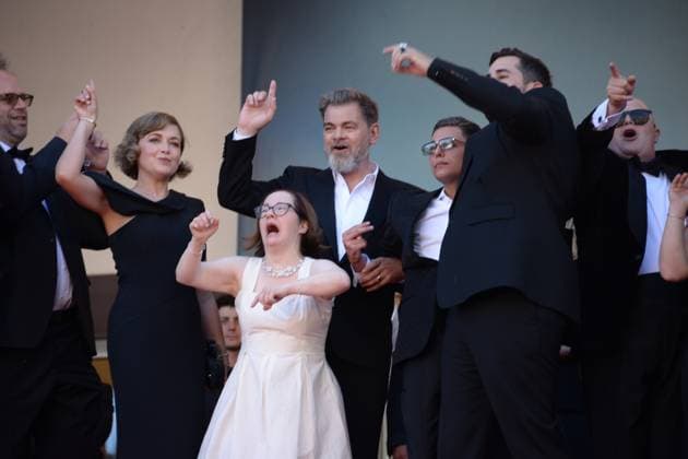 Entertainment Bilder des Tages May 22, 2024, Cannes, France: CANNES, FRANCE - MAY 22: President of the International Cannes Film Festival Iris Knobloch, CÃ line Groussard, Clovis Cornillac, Artus and the cast of Un p tit truc en plus attend the Le Comte De Monte-Cristo Red Carpet at the 77th annual Cannes Film Festival at Palais des Festivals on May 22, 2024 in Cannes, France. Cannes France - ZUMAi09_ 20240522_zaf_i09_004 Copyright: xFrederickxInjimbertx