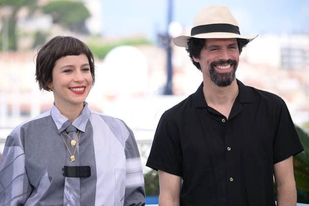 CANNES, FRANCE MAY 23 G D Crista ALFAIATE, Goncalo WADDINGTON during the photocall of the film Grand Tour in competition at the 77th Cannes Film Festival at the Palais des Festivals on May 23, 2024 in Cannes, France CINEMA 77eme Festival de Cannes Photocall 23 05 2024 ValentinaClaret Panoramic 