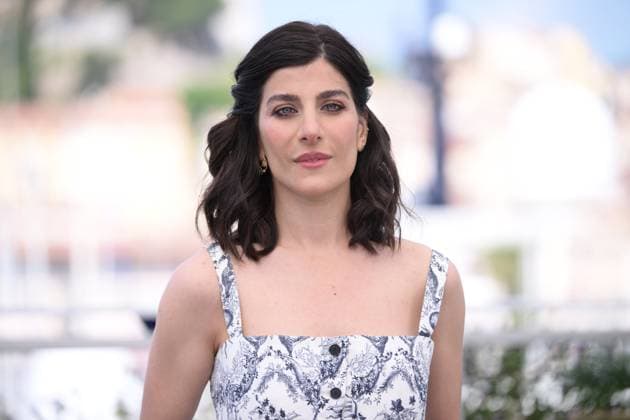 CANNES, FRANCE MAY 23 G D Mina KAVANI, actress, during the Oeil d Or Jury photocall at the 77th Cannes Film Festival at the Palais des Festivals on May 23, 2024 in Cannes, France CINEMA 77th Cannes Film Festival Photocall 23 05 2024 ValentinaClaret Panoramic 