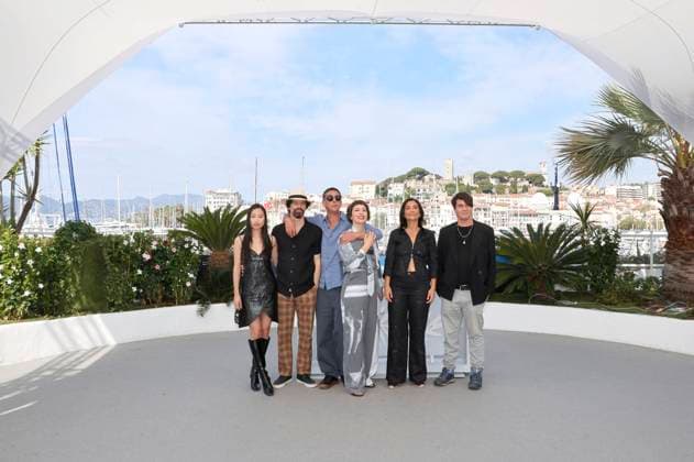 Lang Khe Tran, Goncalo Waddington, Miguel Gomes, Crista Alfaiate, Filipa Reis and Claudio da Silva at the photocall for the feature film Grand Tour at the Festival de Cannes 2024 77 Cannes International Film Festival at the Palais des Festivals Cannes, 23 05 2024 Foto:xD.xBedrosianx xFuturexImagex grand_4504