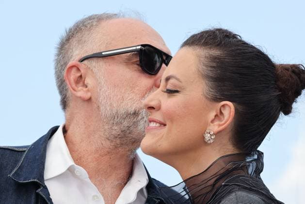 Cannes - Motel Destino Photocall Director Karim AÃ¯nouz and Nataly Rocha attend the Motel Destino Photocall at the 77th annual Cannes Film Festival at Palais des Festivals on May 23, 2024 in Cannes, France. Photo by Shootpix ABACAPRESS.COM Cannes France  Copyright: xShootpix ABACAx