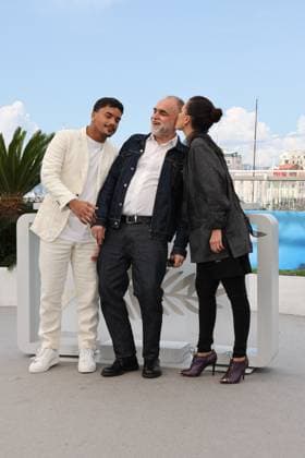 Cannes - Motel Destino Photocall Iago Xavier, Director Karim AÃ¯nouz and Nataly Rocha attend the Motel Destino Photocall at the 77th annual Cannes Film Festival at Palais des Festivals on May 23, 2024 in Cannes, France. Photo by Shootpix ABACAPRESS.COM Cannes France  Copyright: xShootpix ABACAx