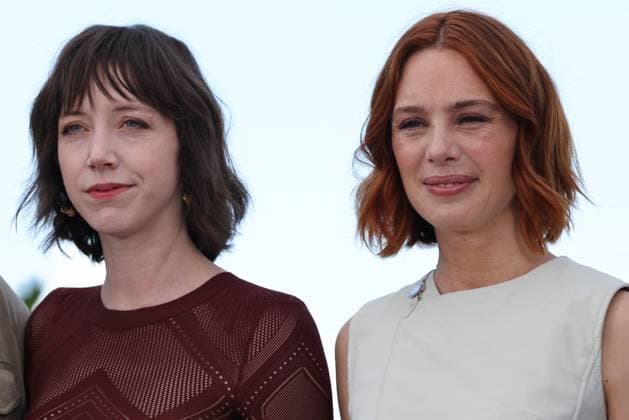 Cannes - Le Roman De Jim Photocall Sara Giraudeau and Laetitia Dosch attends the Le Roman De Jim photocall at the 77th annual Cannes Film Festival at Palais des Festivals on May 23, 2024 in Cannes, France. Photo by Shootpix ABACAPRESS.COM Cannes France  Copyright: xShootpix ABACAx