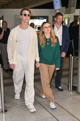 Cannes 2024 Joey King Nice Airport Joey King and Steven Piet at Nice airport ahead of the 77th Cannes Film Festival in Nice, France on May 23, 2024. Photo by Julien Reynaud APS-Medias ABACAPRESS.COM Nice France  Copyright: xReynaudxJulien APS-Medias ABACAx