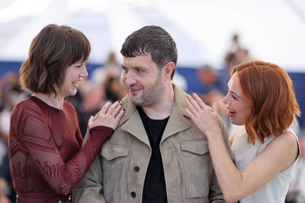 Photocall du film Le Roman de Jim Cannes Premiere lors du 77eme Festival International du Film de Cannes Sara Giraudeau, Karim Leklou, Laetitia Dosch Photocall of the movie Le Roman de Jim Cannes Premiere during the 77th Cannes International Film Festival May 14 25, 2024 , May 23th, 2024 Jacovides Moreau Bestimage Photocall of the movie Le Roman de Jim Cannes Premiere during the 77th Cannes International Film Festival May 14 25, 2024 , May 23th, 2024 Cannes France  Copyright: xJACOVIDES-MOREAUx xBESTIMAGExJACOVIDES-MOREAUx xBESTIMAGEx