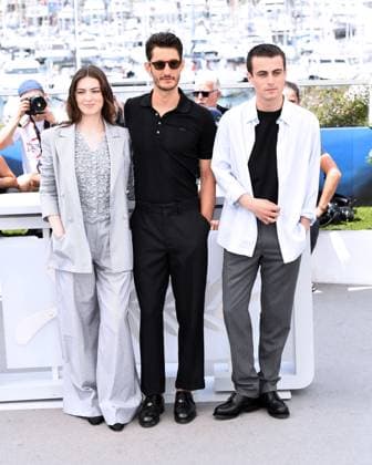 Cannes, 77th Cannes Film Festival 2024 Photocall Le Comte De Monte-Cristo In the photo: Anamaria Vartolomei, Pierre Niney, Julien De Saint-Jean  Copyright: xAlbertoxTerenghix xipa-agency.nex xPoolxPhotoxEventsx03x IPA_Agency_IPA46436763