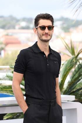 CANNES, FRANCE MAY 23 G D Pierre NINEY, actor, during the photocall of the film The Count of Monte Cristo projected Hors CompÃ tition at the 77th Cannes Film Festival at the Palais des Festivals on May 23, 2024 in Cannes, France CINEMA 77eme Festival de Cannes Photocall 23 05 2024 ValentinaClaret Panoramic 