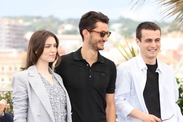 CANNES, FRANCE MAY 23 G D Bastien BOUILLON, actor, Pierre NINEY, actor, Anamaria VARTOLOMEI, actress, during the photocall of the film The Count of Monte Cristo projected out of competition at the 77th Cannes Film Festival at the Palais des Festivals on May 23, 2024 in Cannes, France CINEMA 77eme Festival de Cannes Photocall 23 05 2024 ValentinaClaret Panoramic 
