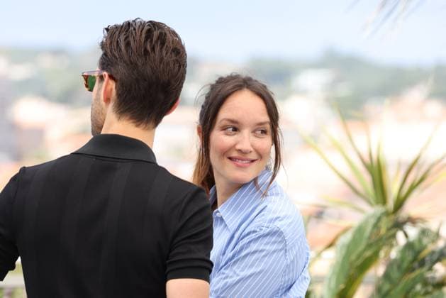 CANNES, FRANCE MAY 23 G D Pierre NINEY, acteur, Anais DEMOUSTIER, actrice, lors du photocall du film Â Le Comte de Monte Cristo Â projetÃ Hors CompÃ tition au 77eme Festival de Cannes au Palais des Festivals le 23 mai 2024 Ã Cannes, France CINEMA 77eme Festival de Cannes Photocall 23 05 2024 ValentinaClaret Panoramic 