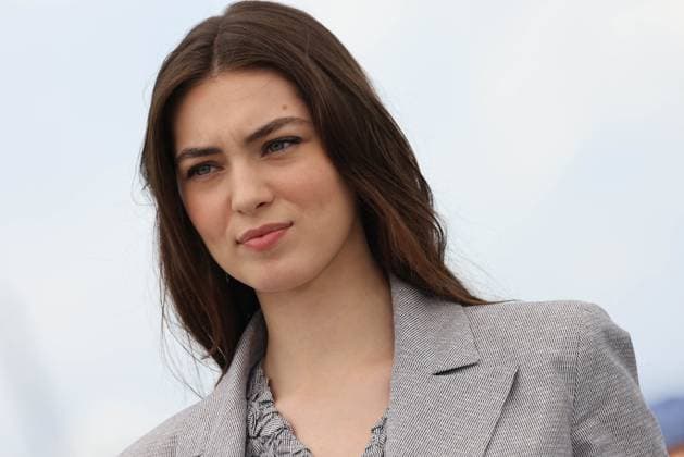 Cannes - Le Comte De Monte-Cristo Photocall Anamaria Vartolomei attend the Le Comte De Monte-Cristo Photocall at the 77th annual Cannes Film Festival at Palais des Festivals on May 23, 2024 in Cannes, France Photo by Shootpix ABACAPRESS.COM Cannes France  Copyright: xShootpix ABACAx