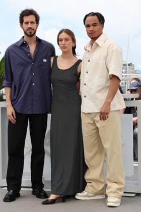 Cannes - Vivre, Mourir, Renaitre Photocall Theo Christine, Lou Lampros and Victor Belmondo attend the Vivre, Mourir, Renaitre (To Live, To Die, To Live Again) photocall at the 77th annual Cannes Film Festival at Palais des Festivals on May 23, 2024 in Cannes, France. Photo by Shootpix ABACAPRESS.COM Cannes France  Copyright: xShootpix ABACAx