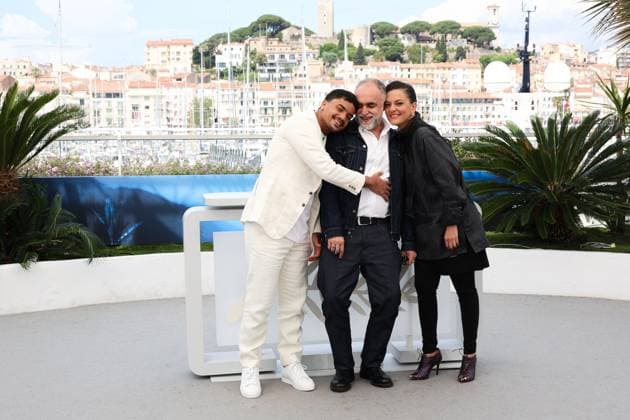 77eme Festival International du Film de Cannes Photocall of the film Motel Destino 305413 2024 05 23 Ainouz, Karim Xavier, Iago Rocha, Nataly  Copyright: xIvankaxVoisinx xStarfacex STAR_305413_003