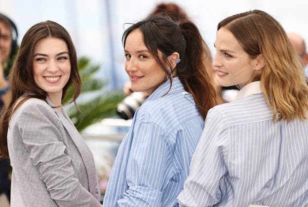 (240523) -- CANNES, May 23, 2024 -- French actresses Anamaria Vartolomei (L), Anais Demoustier (C) and Adele Simphal pose during a photocall for the film Le Comte de Monte-Cristo (The Count of Monte-Cristo) at the 77th edition of the Cannes Film Festival in Cannes, southern France, on May 23, 2024. ) FRANCE-CANNES-FILM FESTIVAL-LE COMTE DE MONTE-CRISTO GaoxJing 