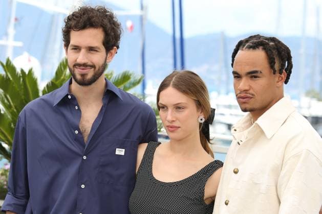 77eme Festival International Du Film De Cannes Photocall Du Vivre, Mourir, Renaitre 77th Cannes Film Festival Photocall with cast of the film Vivre, mourir, renaitre Victor Belmondo, Lou Lampros and Theo Christine 305414 2024 05 23 Cannes France  Copyright: xIsabellexVautierx xStarfacex STAR_305414_090