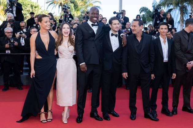 B MontÃ e des marches du film Â L?amour ouf Â lors du 77eme Festival International du Film de Cannes Adele Exarchopoulos, Mallory Wanecque, Jean Pascal Zadi, Francois Civil, Gilles Lellouche, Malik Frikah MontÃ e des marches du film Â L?amour ouf Â lors du 77eme Festival International du Film de Cannes, au Palais des Festivals Ã Cannes On may 23rd 2024 Olivier Borde Bestimage Red carpet of the movie Â Beating HeartsÂ during the 77th Cannes International Film Festival at the Palais des Festivals in Cannes, France On may 23rd 2024 Cannes France  Copyright: xOLIVIERxBORDEx xBESTIMAGExOLIVIERxBORDEx xBESTIMAGEx