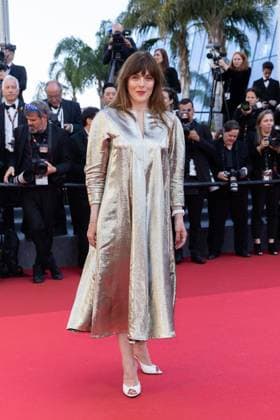 B MontÃ e des marches du film Â L?amour ouf Â lors du 77eme Festival International du Film de Cannes ValÃ rie Donzelli MontÃ e des marches du film Â L?amour ouf Â lors du 77eme Festival International du Film de Cannes, au Palais des Festivals Ã Cannes Le 23 mai 2024 Olivier Borde Bestimage Red carpet of the movie Â Beating HeartsÂ during the 77th Cannes International Film Festival at the Palais des Festivals in Cannes, France On may 23th 2024 Cannes France  Copyright: xOLIVIERxBORDEx xBESTIMAGExOLIVIERxBORDEx xBESTIMAGEx