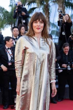 B MontÃ e des marches du film Â L?amour ouf Â lors du 77eme Festival International du Film de Cannes ValÃ rie Donzelli MontÃ e des marches du film Â L?amour ouf Â lors du 77eme Festival International du Film de Cannes, au Palais des Festivals Ã Cannes Le 23 mai 2024 Olivier Borde Bestimage Red carpet of the movie Â Beating HeartsÂ during the 77th Cannes International Film Festival at the Palais des Festivals in Cannes, France On may 23th 2024 Cannes France  Copyright: xOLIVIERxBORDEx xBESTIMAGExOLIVIERxBORDEx xBESTIMAGEx