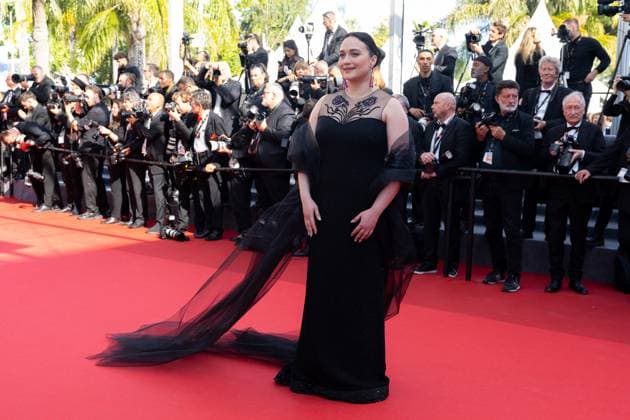 B MontÃ e des marches du film Â L?amour ouf Â lors du 77eme Festival International du Film de Cannes Lily Gladstone MontÃ e des marches du film Â L?amour ouf Â lors du 77eme Festival International du Film de Cannes, au Palais des Festivals Ã Cannes On may 23th 2024 Olivier Borde Bestimage Red carpet of the movie Â Beating HeartsÂ during the 77th Cannes International Film Festival at the Palais des Festivals in Cannes, France On may 23th 2024 Cannes France  Copyright: xOLIVIERxBORDEx xBESTIMAGExOLIVIERxBORDEx xBESTIMAGEx