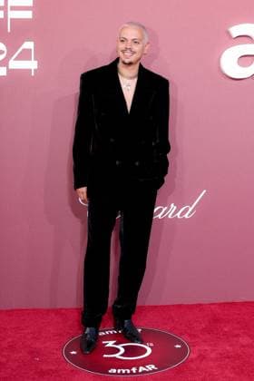 M Photocall du gala de l?amfAR 2024 Ã l?HÃ tel du Cap Eden Roc, during the 77th Cannes International Film Festival Evan Ross Photocall du gala de l?amfAR 2024 Ã l?HÃ tel du Cap Eden Roc, Antibes, during the 77th Cannes International Film Festival On May 23th 2024 in Cap d Antibes, France Moreau Jacovides Bestimage Celebs attending amfAR Gala Cannes 2024 at Hotel du Cap Eden Roc, during the 77th Cannes International Film Festival On May 23th 2024 in Cap d Antibes, France Cap d Antibes France  Copyright: xJACOVIDES-MOREAUx xBESTIMAGExJACOVIDES-MOREAUx xBESTIMAGEx