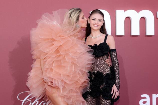 M Photocall of the l?amfAR 2024 gala at l?HÃ tel du Cap Eden Roc, during the 77th Cannes International Film Festival Heidi Klum and her daughter Leni Photocall of the l?amfAR 2024 gala at l?HÃ tel du Cap Eden Roc, Antibes, during the 77th Cannes International Film Festival On May 23th 2024 in Cap d Antibes, France Moreau Jacovides Bestimage Celebs attending amfAR Gala Cannes 2024 at Hotel du Cap Eden Roc, during the 77th Cannes International Film Festival On May 23th 2024 in Cap d Antibes, France Cap d Antibes France  Copyright: xJACOVIDES-MOREAUx xBESTIMAGExJACOVIDES-MOREAUx xBESTIMAGEx