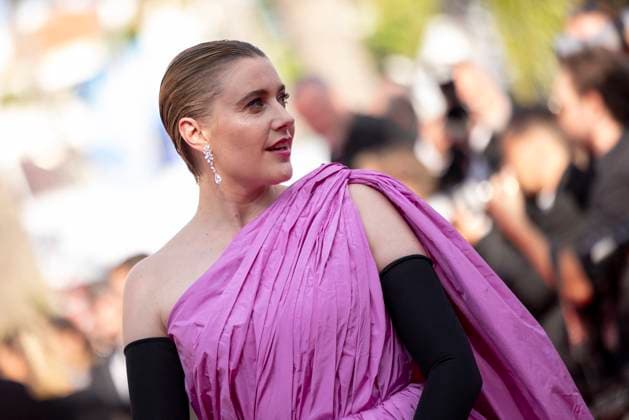 B MontÃ e des marches du film Â L?amour ouf Â lors du 77eme Festival International du Film de Cannes Greta Gerwig MontÃ e des marches du film Â L?amour ouf Â lors du 77eme Festival International du Film de Cannes, au Palais des Festivals Ã Cannes Le 23 mai 2024 Olivier Borde Bestimage Red carpet of the movie Â Beating HeartsÂ during the 77th Cannes International Film Festival at the Palais des Festivals in Cannes, France On may 23rd 2024 Cannes France  Copyright: xOLIVIERxBORDEx xBESTIMAGExOLIVIERxBORDEx xBESTIMAGEx