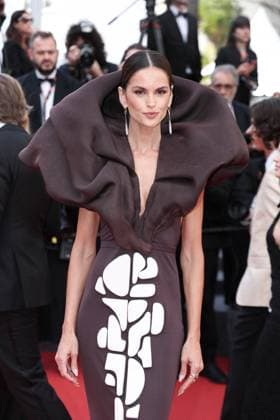 Cannes L Amour Ouf Screening DB Izabel Goulart attends the L Amour Ouf (Beating Hearts) Red Carpet at the 77th annual Cannes Film Festival at Palais des Festivals on May 23, 2024 in Cannes, France. Photo by David Boyer ABACAPRESS.COM Cannes France  Copyright: xBoyerxDavid ABACAx