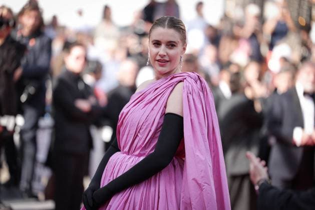 Cannes L Amour Ouf Screening DB Greta Gerwig attending the L Amour Ouf (Beating Hearts) Red Carpet at the 77th annual Cannes Film Festival at Palais des Festivals on May 23, 2024 in Ca attending the L Amour Ouf (Beating Hearts) Red Carpet at the 77th annual Cannes Film Festival at Palais des Festivals on May 23, 2024 in Cannes, France. Photo by David Boyer ABACAPRESS.COM Cannes France  Copyright: xBoyerxDavid ABACAx