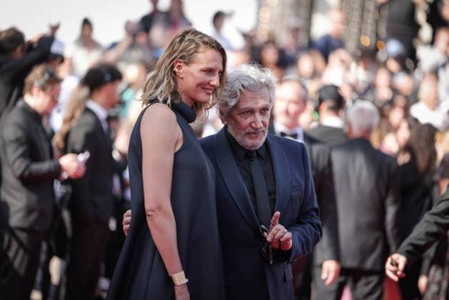 Cannes L Amour Ouf Screening DB Tiara Comte, Alain Chabat attending the L Amour Ouf (Beating Hearts) Red Carpet at the 77th annual Cannes Film Festival at Palais des Festivals on May 23, 2024 in Cannes, France. Photo by David Boyer ABACAPRESS.COM Cannes France  Copyright: xBoyerxDavid ABACAx