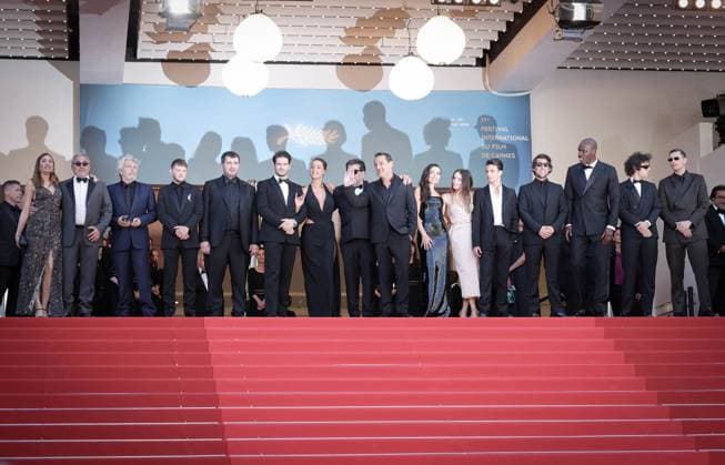 Cannes L Amour Ouf Screening DB hmed Hamidi, Anthony Bajon, Karim Laklou, Francois Civil, Alain Chabat, Adele Exarchopoulos, Mallory Wanecque, Elodie Bouchez, Alain Attal, President of the Jury International Critics Week, Audrey Diwan, Gilles Lellouche, Malik Frikah, Vincent Lacoste, Producer Hugo Selignac, Mayor of Cannes David Lisnard, Jean-Pascal Zadi, Raphaël Quenard and Francois Breavoine attending the L Amour Ouf (Beating Hearts) Red Carpet at the 77th annual Cannes Film Festival at Palais des Festivals on May 23, 2024 in Ca attending the L Amour Ouf (Beating Hearts) Red Carpet at the 77th annual Cannes Film Festival at Palais des Festivals on May 23, 2024 in Cannes, France. Photo by David Boyer ABACAPRESS.COM Cannes France Copyright: xBoyerxDavid ABACAx
