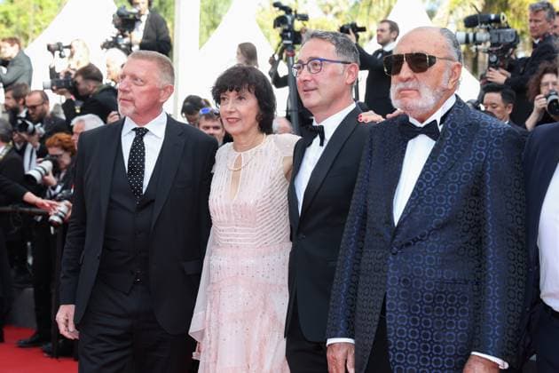 J MontÃ e des marches du film Â L?amour ouf Â lors du 77eme Festival International du Film de Cannes Boris Becker, guest, Tudor Giurgiu, Ion Tiriac MontÃ e des marches du film Â L?amour ouf Â lors du 77eme Festival International du Film de Cannes, au Palais des Festivals Ã Cannes On may 23th 2024 Jacovides Moreau Bestimage Red carpet of the movie Â Beating Hearts Â during the 77th Cannes International Film Festival at the Palais des Festivals in Cannes, France On may 23th 2024 Cannes France  Copyright: xJACOVIDES-MOREAUx xBESTIMAGExJACOVIDES-MOREAUx xBESTIMAGEx
