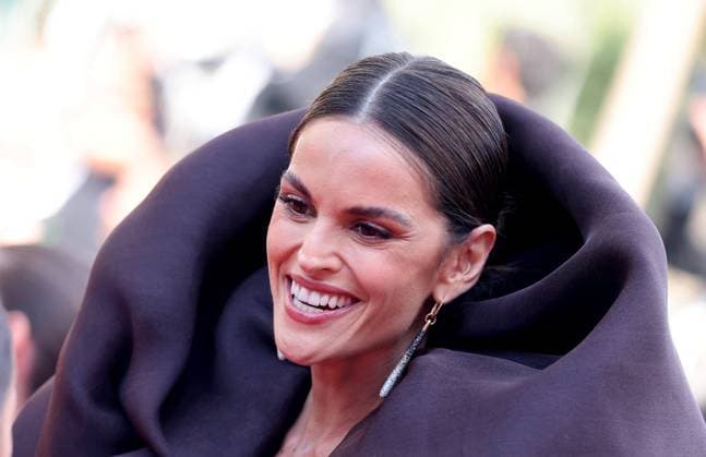 J MontÃ e des marches du film Â L?amour ouf Â lors du 77eme Festival International du Film de Cannes Izabel Goulart MontÃ e des marches du film Â L?amour ouf Â lors du 77eme Festival International du Film de Cannes, au Palais des Festivals Ã Cannes On may 23th 2024 Jacovides Moreau Bestimage Red carpet of the movie Â Beating Hearts Â during the 77th Cannes International Film Festival at the Palais des Festivals in Cannes, France On may 23th 2024 Cannes France  Copyright: xJACOVIDES-MOREAUx xBESTIMAGExJACOVIDES-MOREAUx xBESTIMAGEx